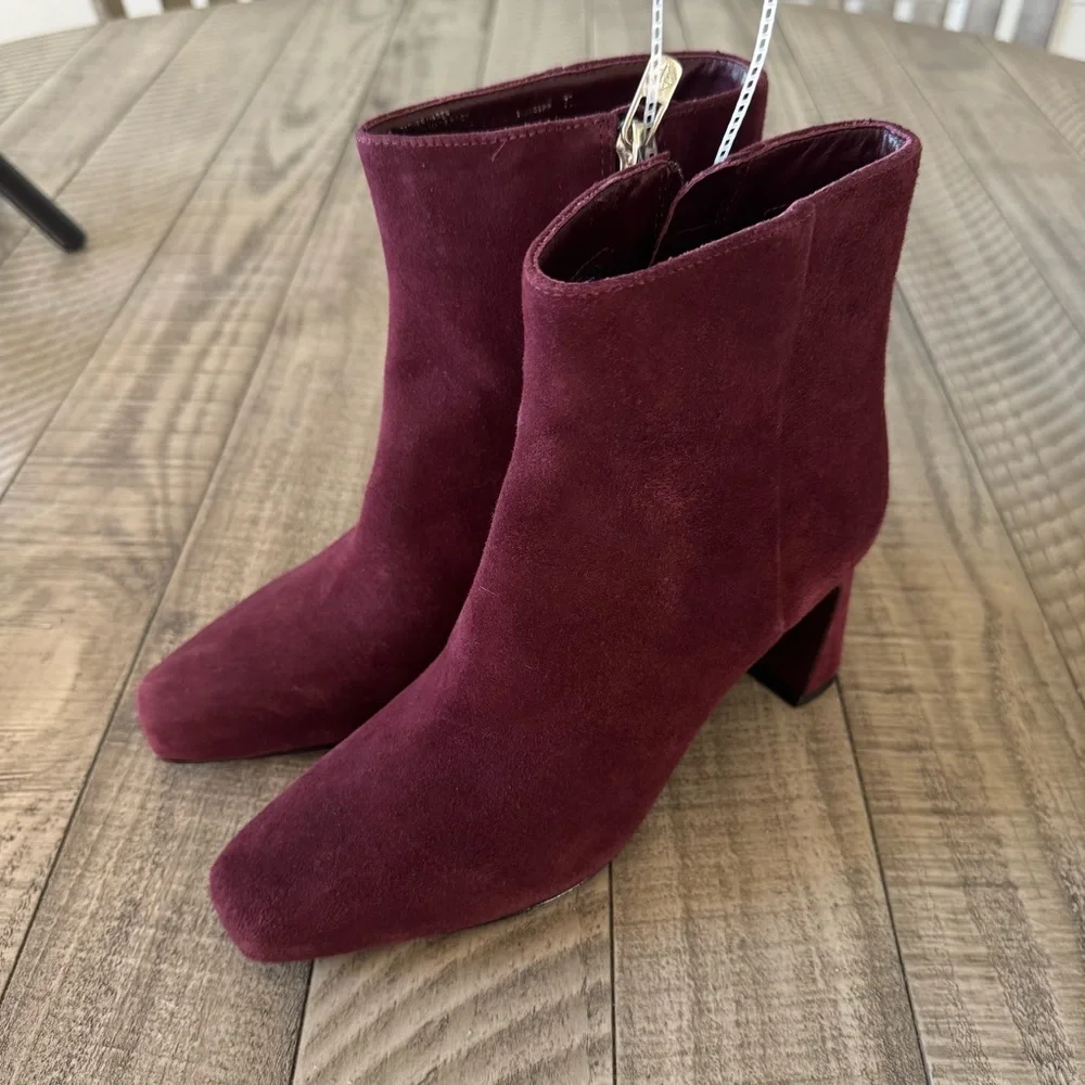 NWT Antonio Melani Elana Suede Bordo Dress Booties Sz 7